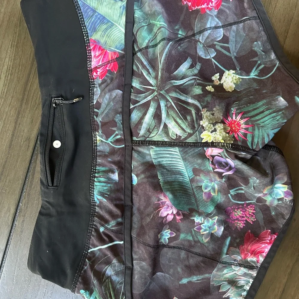 lululemon athletica reposhing this